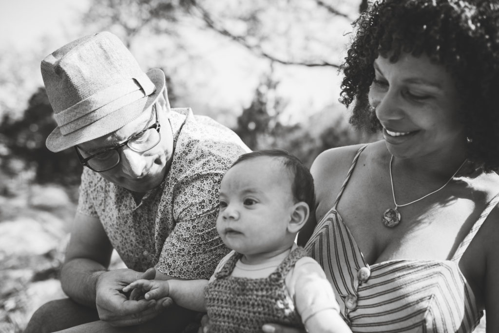 Houston family photographer - black&white picture of baby with parents